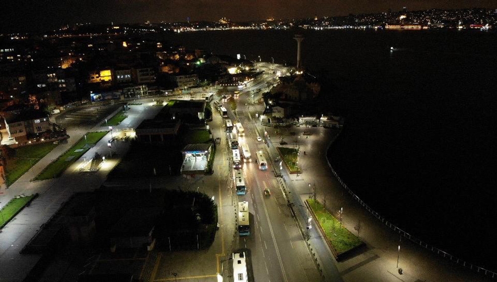 İstanbul’da kısıtlama başladı: Üsküdar Meydanı sessizliğe büründü