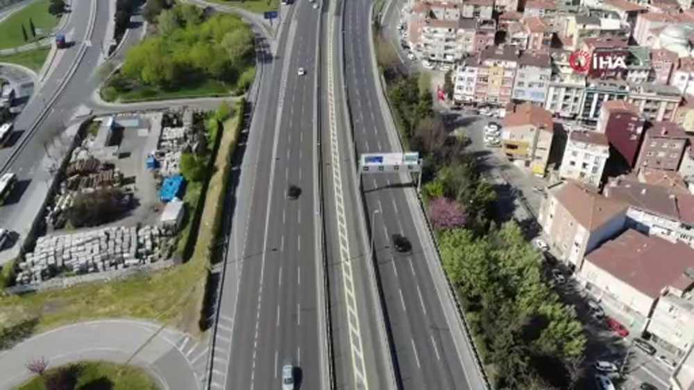 İstanbul’da kısıtlamanın 3’üncü gününde yollar boş kaldı