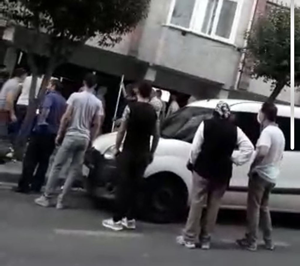 İstanbul’da komşu atölyecilerin “yan bakma” kavgası kamerada