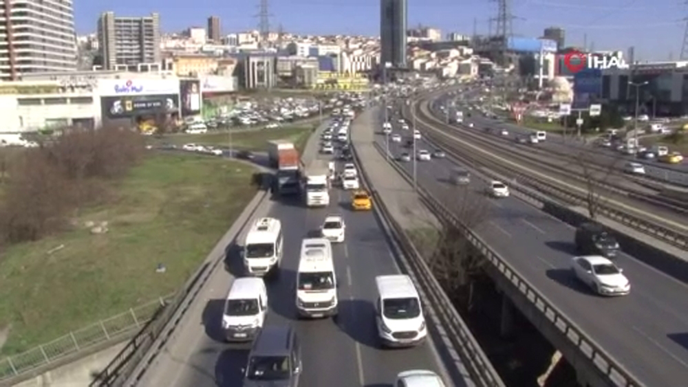 İstanbul’da ’Korona Virüsü’ tatili trafiği