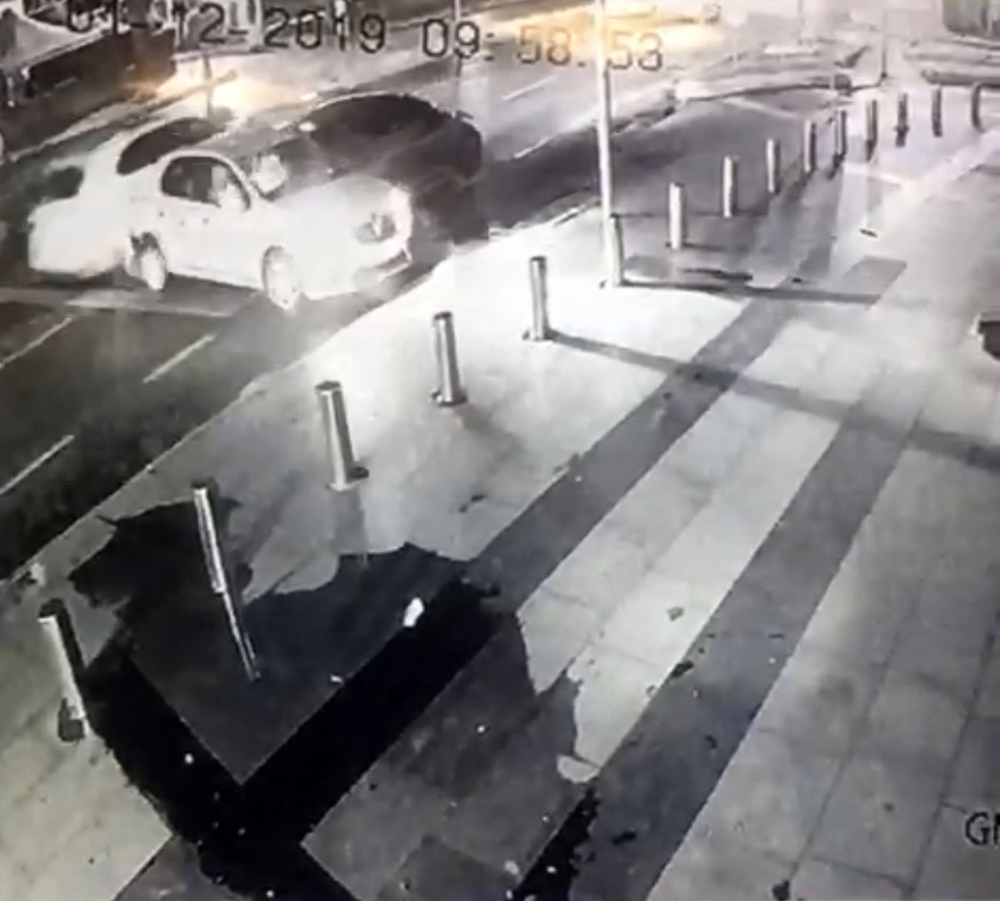 İstanbulda Lüks Araca Silahlı Saldırı Kamerada