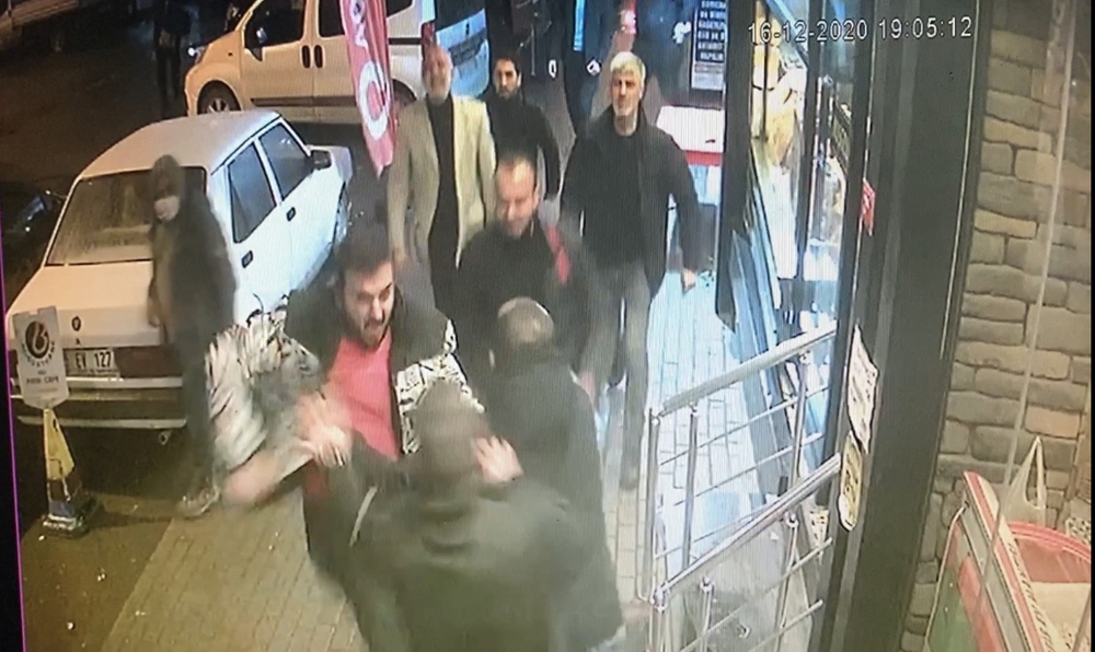 İstanbul’da lüks cipli saldırganların silahlı kavgası kamerada