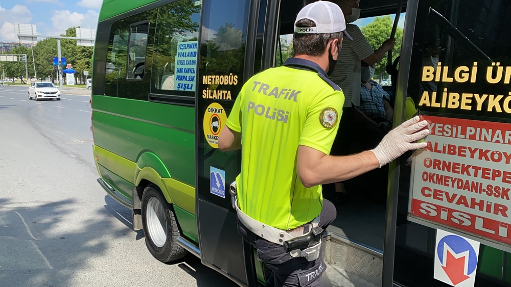 İstanbul’da minibüslere şok uygulama: 7 yolcu fazla çıktı