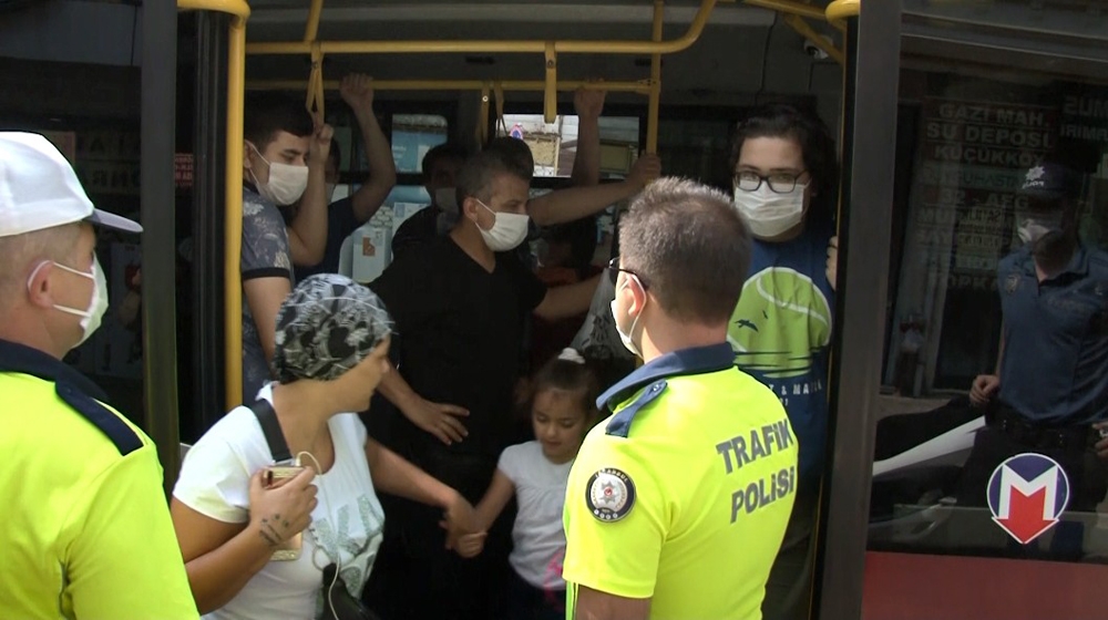 İstanbul’da minibüslere ’Yeni normal’ denetimi
