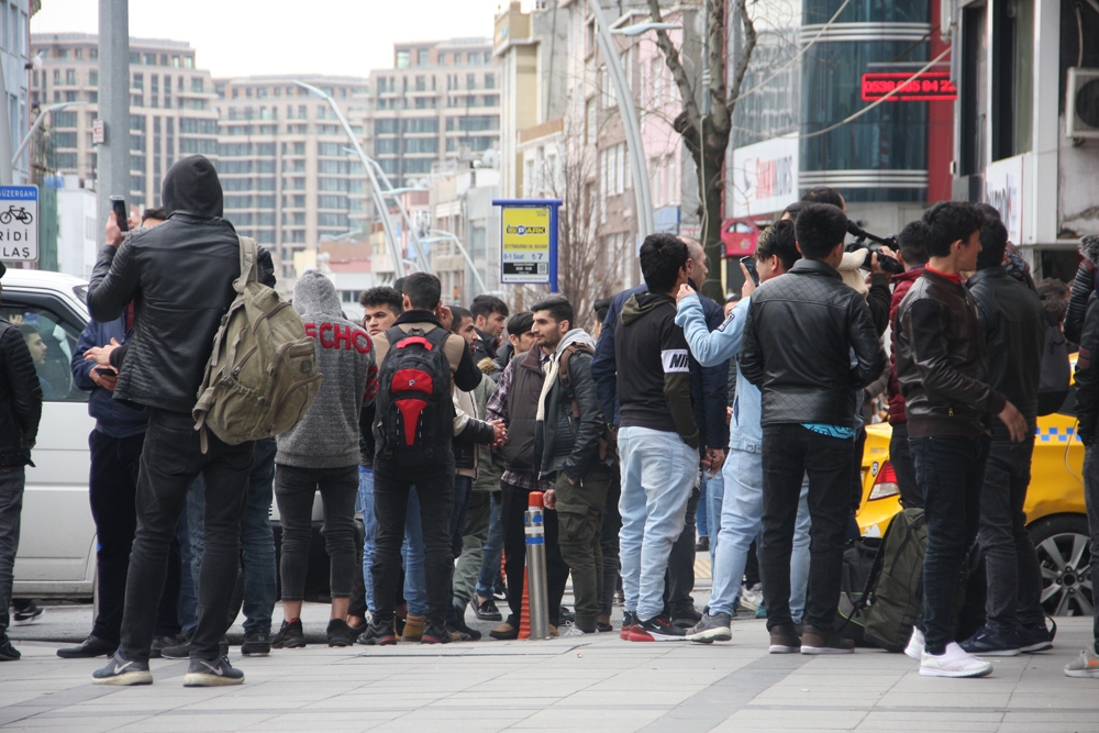 İstanbul’da mülteciler sınır kapılarına gidiyor