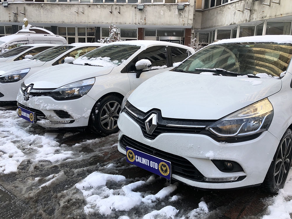 İstanbul’da oto hırsızlık şebekesi çökertildi: 27 gözaltı