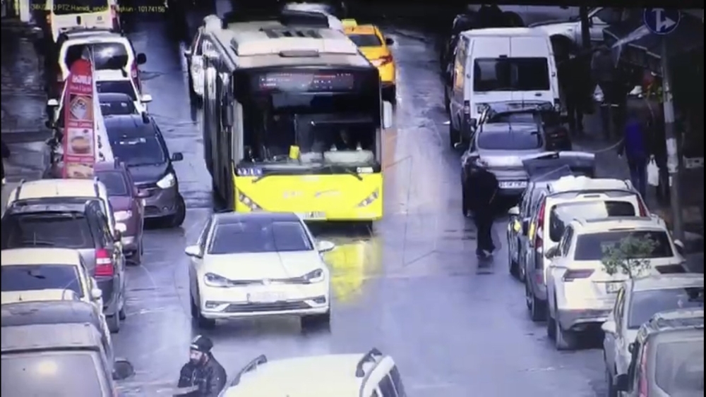İstanbul’da otobüs şoförüne saldırıyla ilgili yeni görüntüler kamerada