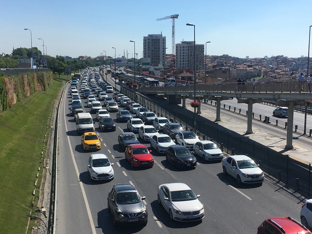 İstanbul’da özel araç yoğunluğu yüzde 42 arttı