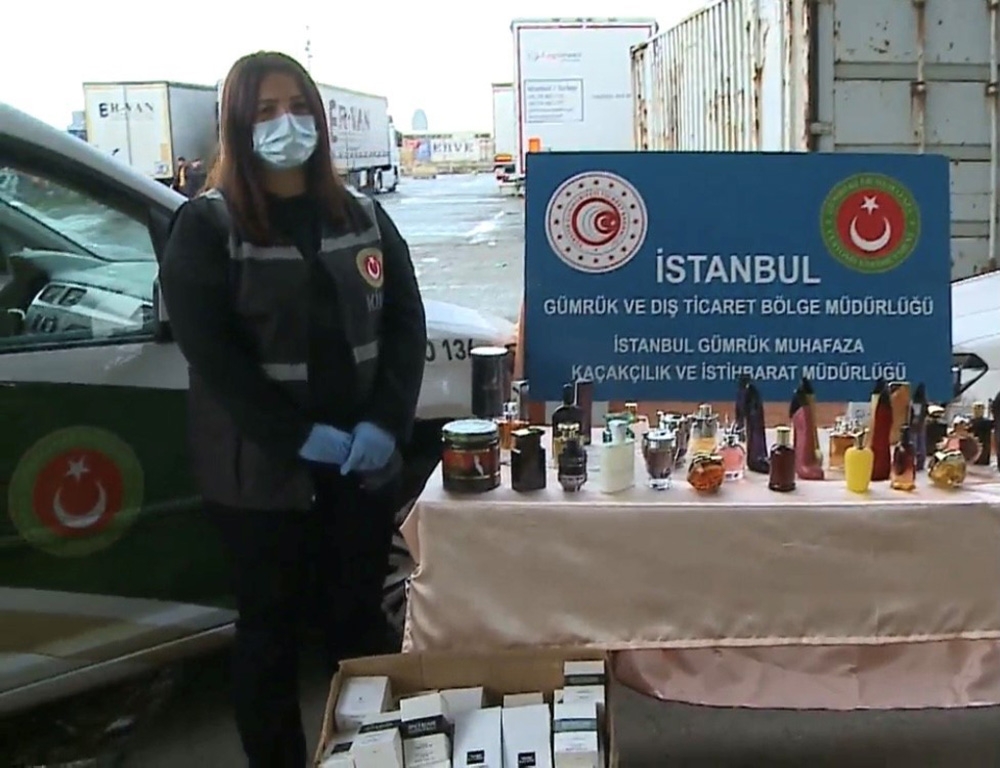 İstanbul’da sahte parfüm ve nargile tütünü operasyonu