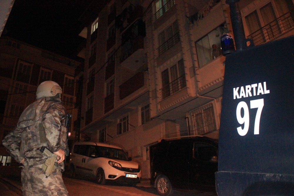 İstanbulda Silahlı Suç Örgütüne Operasyon Gözaltılar Var