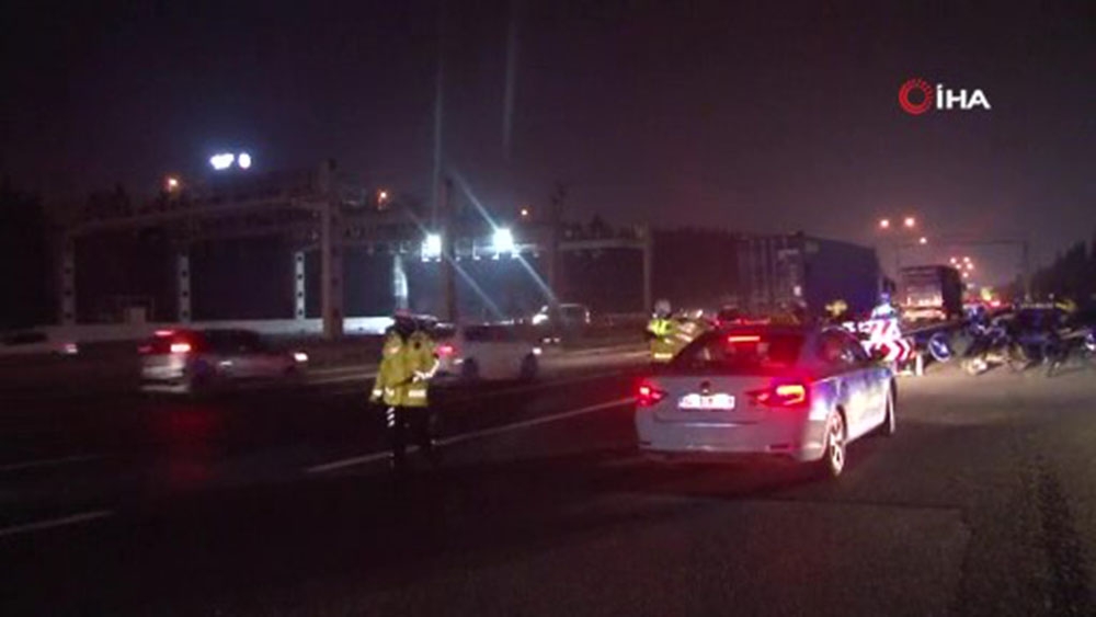 İstanbul’da sokağa çıkma kısıtlamasına 2 saat kala trafik yoğunluğu yüzde 81’ler çıktı