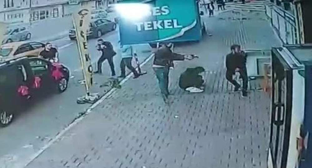 İstanbulda Sokak Ortasında Dehşet