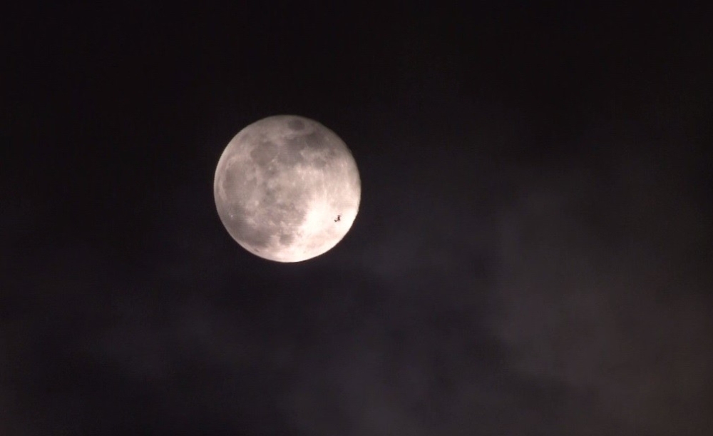 İstanbul’da Süper Ay kartpostallık görüntüler oluşturdu