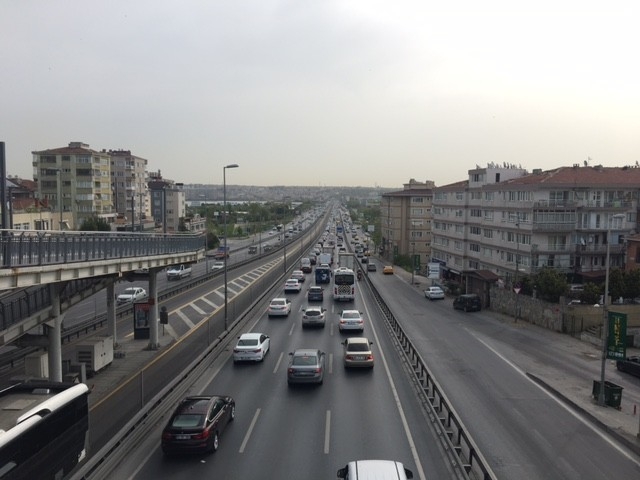 İstanbul’da tam kapanmaya rağmen trafik yoğunluğu