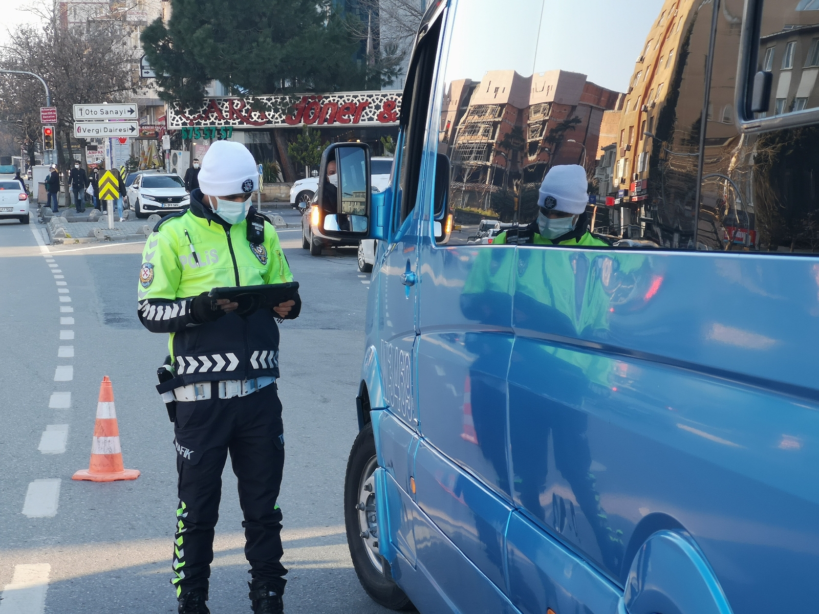 İstanbul’da toplu taşıma araçlarında korona virüs denetimi