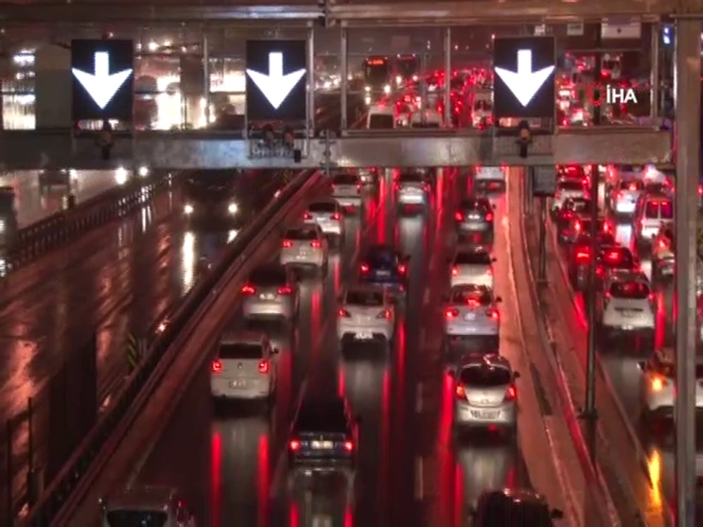 İstanbul’da trafiğe hava muhalefeti