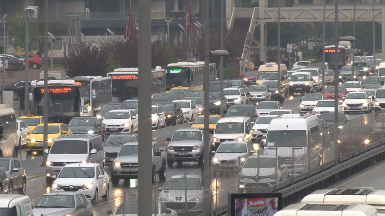 İstanbul’da trafik seviyesi yüzde 72’ye yükseldi