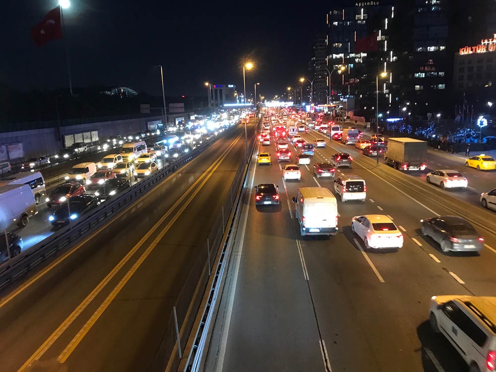 İstanbul’da trafik yoğunluğu; yüzde 71 seviyesine çıktı