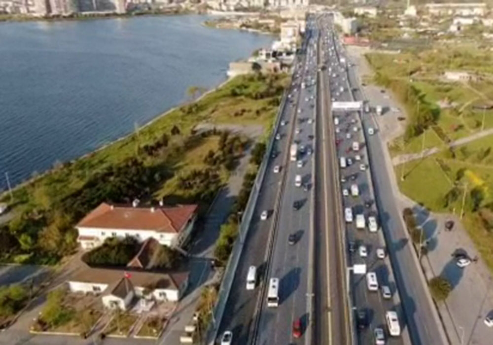 İstanbul’da uzun bir aranın ardından trafik yoğunluğu oluştu