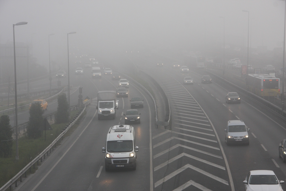 İstanbulda Yoğun Sis Etkili Oluyor
