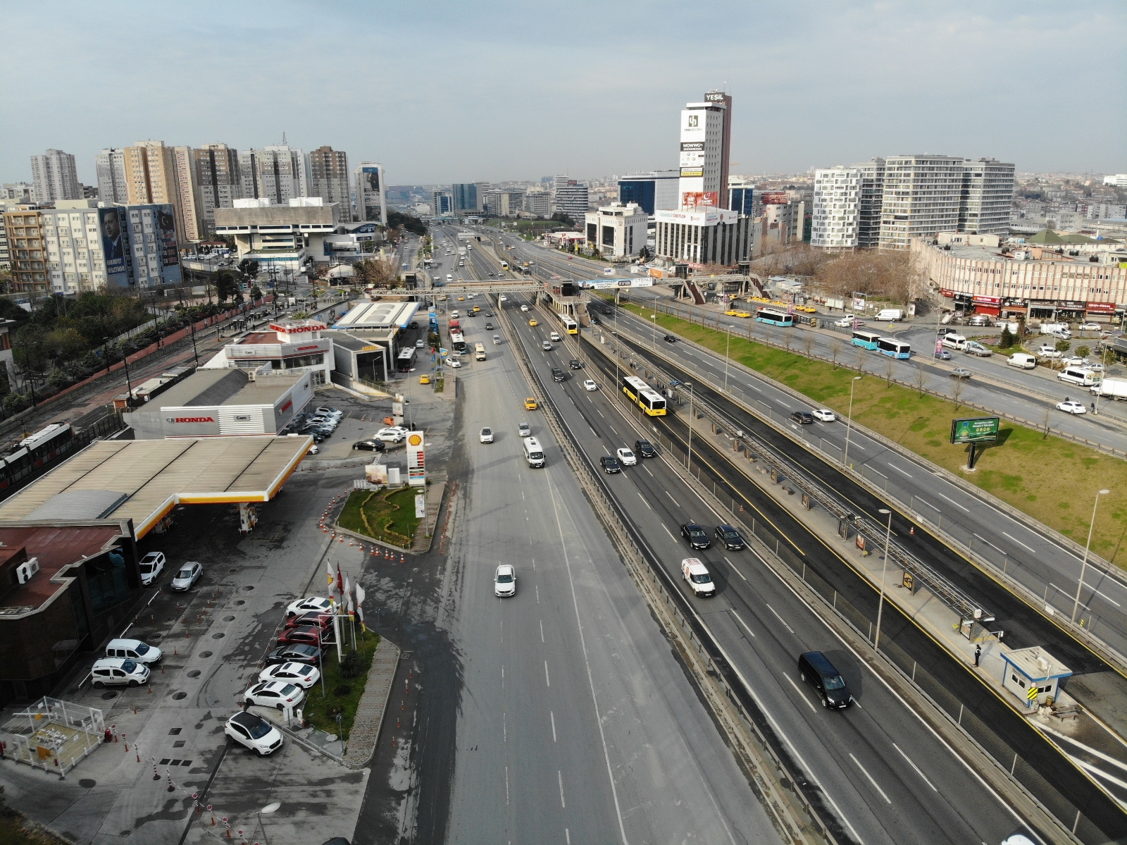 İstanbul’da yollar, kısıtlama kararıyla boş kaldı