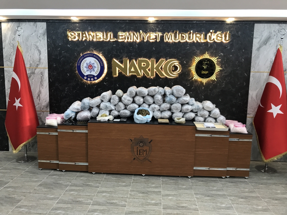 İstanbul’da zehir tacirlerine operasyon: 6 gözaltı