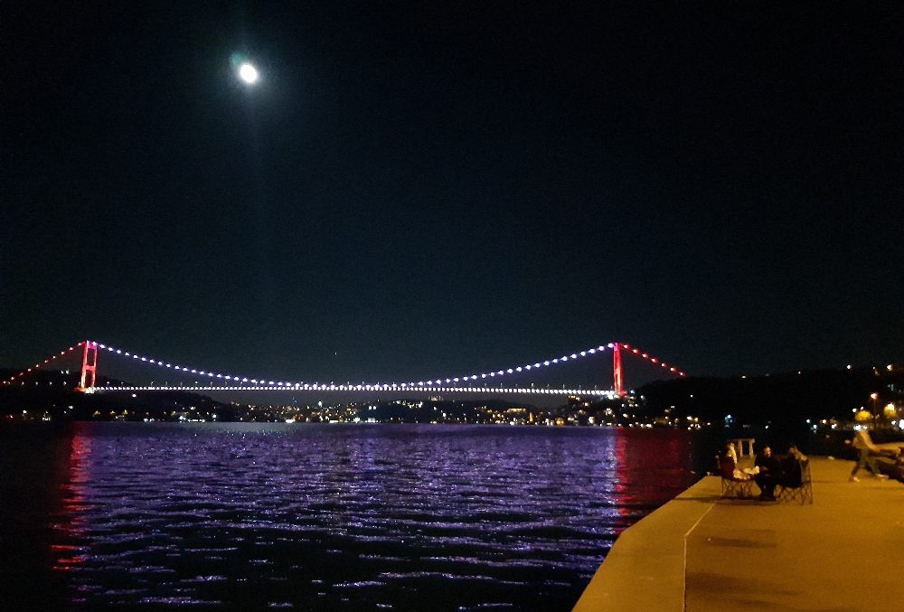 İstanbul’daki dolunay manzarası göz kamaştırdı