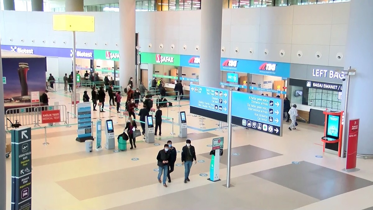 İstanbul’daki havalimanlarında 4 bin 875 yolcunun PCR testi pozitif çıktı