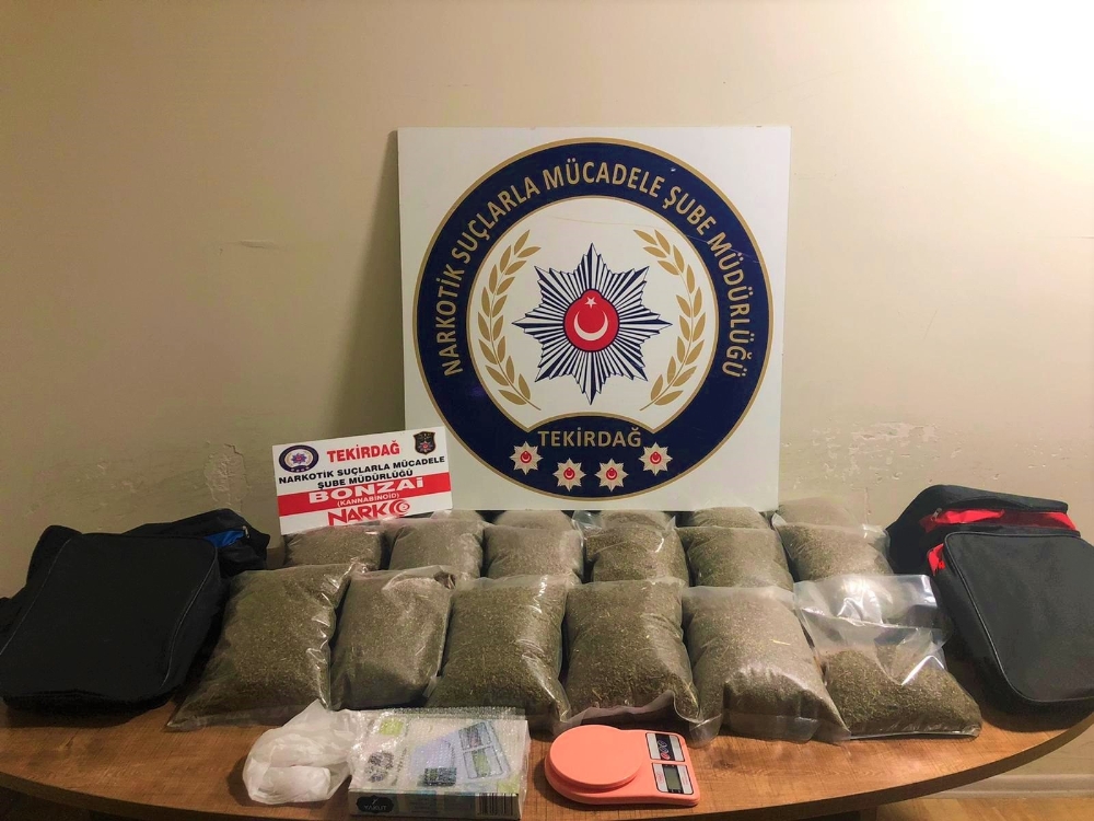 İstanbul’dan getirdiği 13 kilogram bonzai ele geçirildi
