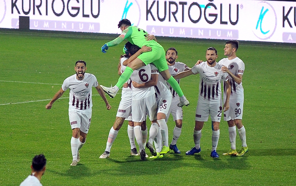 İstanbulspor, sahasında Hatayspor ile 2-2 berabere kaldı