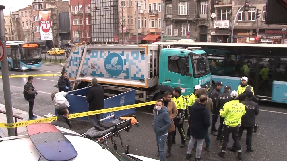 İstanbul’un göbeğinde talihsiz gencin feci ölümü kamerada