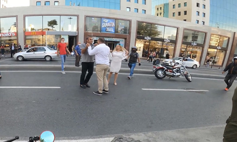 İstanbul’un göbeğinde yumruklu trafik kavgası kamerada