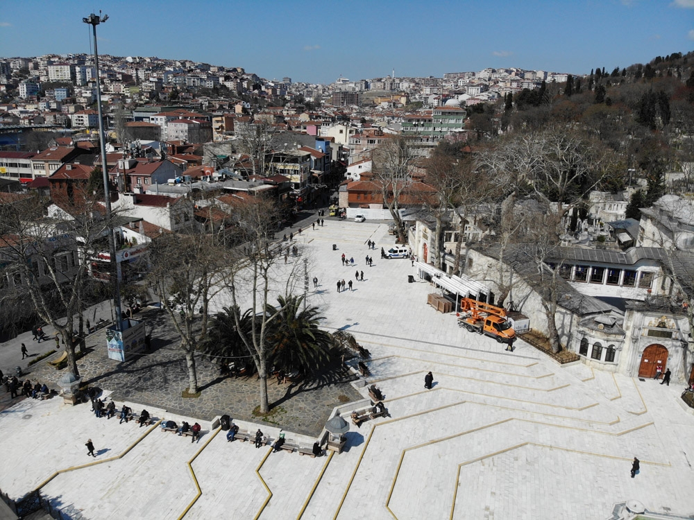 İstanbul’un tarihi camileri boş kaldı