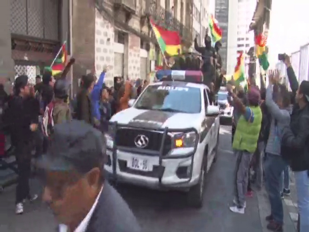 İstifa Eden Morales, Hakkındaki Tutuklama Emrini Yasadışı Olarak Nitelendirdi