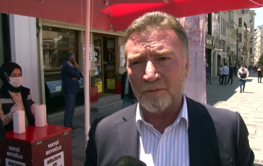 İstiklal Caddesinde Beyoğlu ve İBB zabıtaları arasında gerginlik
