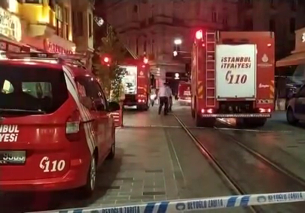 İstiklal Caddesi’nde giyim dükkanında korkutan yangın
