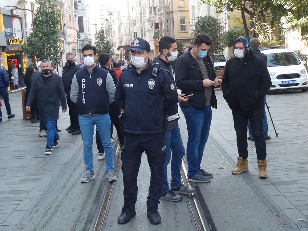 İstiklal Caddesi’nde korona virüs denetimi
