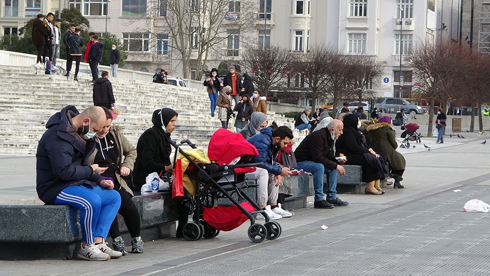 İstiklal Caddesi’ndeki kalabalık pes dedirtti