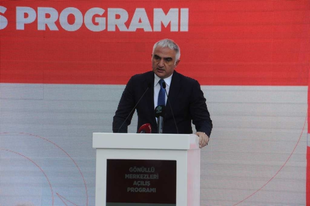 “İstiklal Marşı, Türk milletinin tarihine, gününe ve geleceğine sahip çıkacağının bildirisidir”