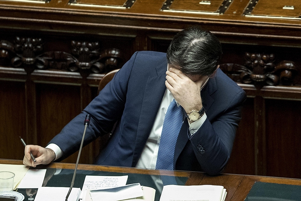İtalya Başbakanı Conte görevinden istifa etti