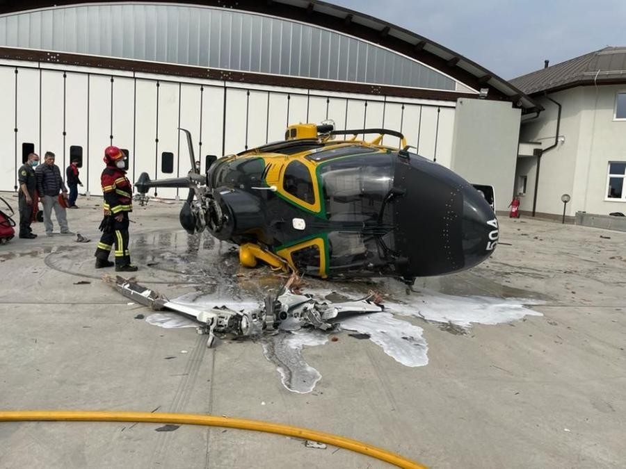 İtalya’da polis helikopteri havalanırken kaza yaptı