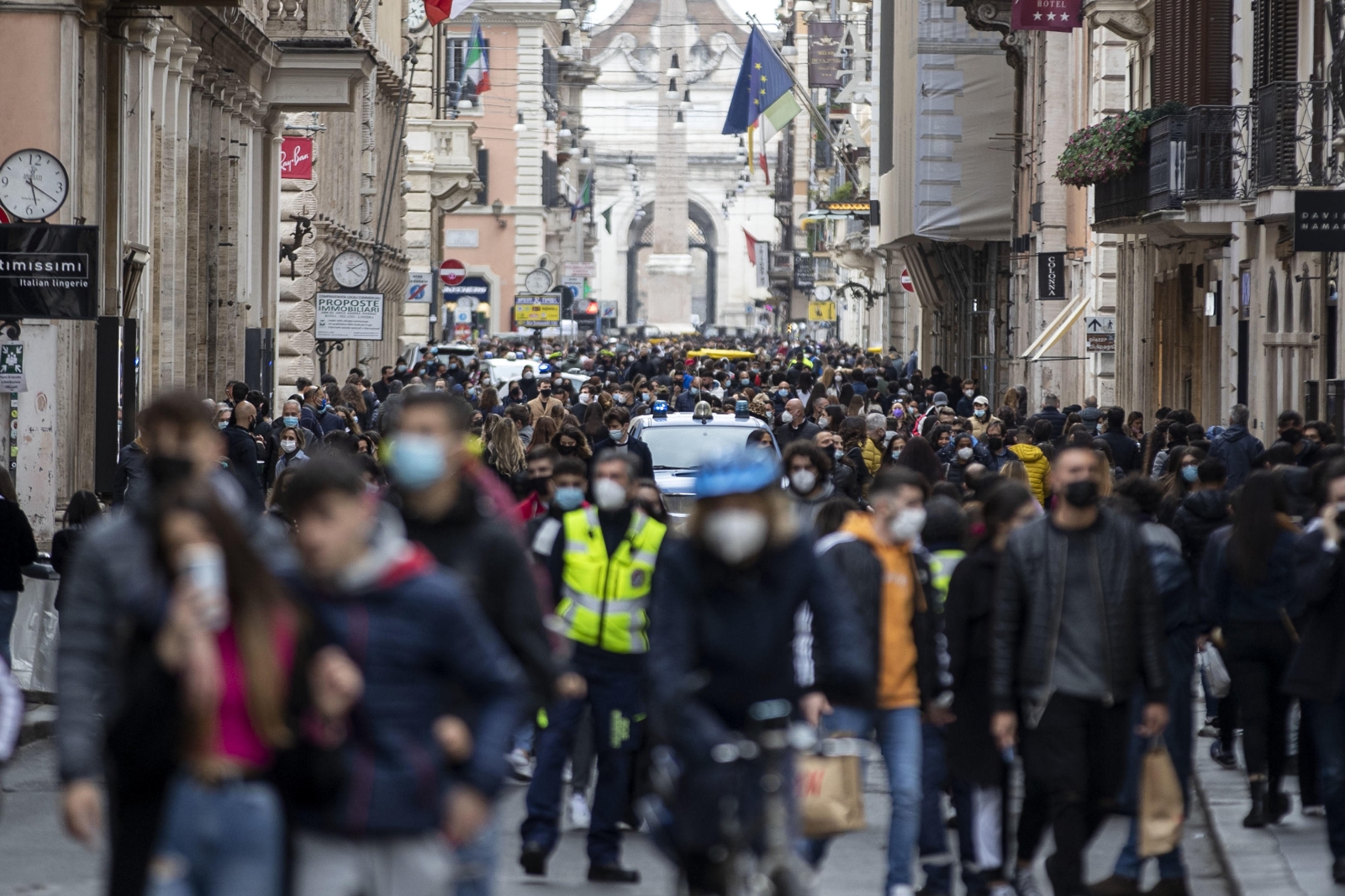 İtalya’da son 24 saatte Covid-19’a bağlı 358 can kaybı