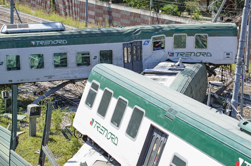 İtalya’nın kuzeyinde tren raydan çıktı: 3 yaralı