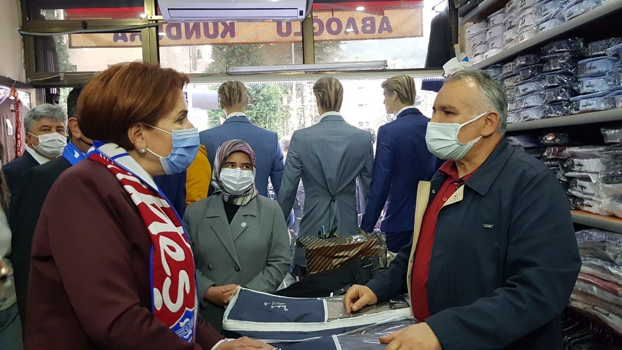 İYİ Parti Genel Başkanı Akşener esnafı dinledi