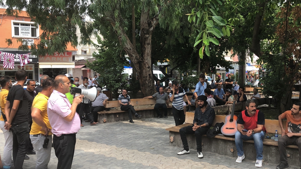 İzinsiz konser vermek isteyen 4 kişi gözaltına alındı