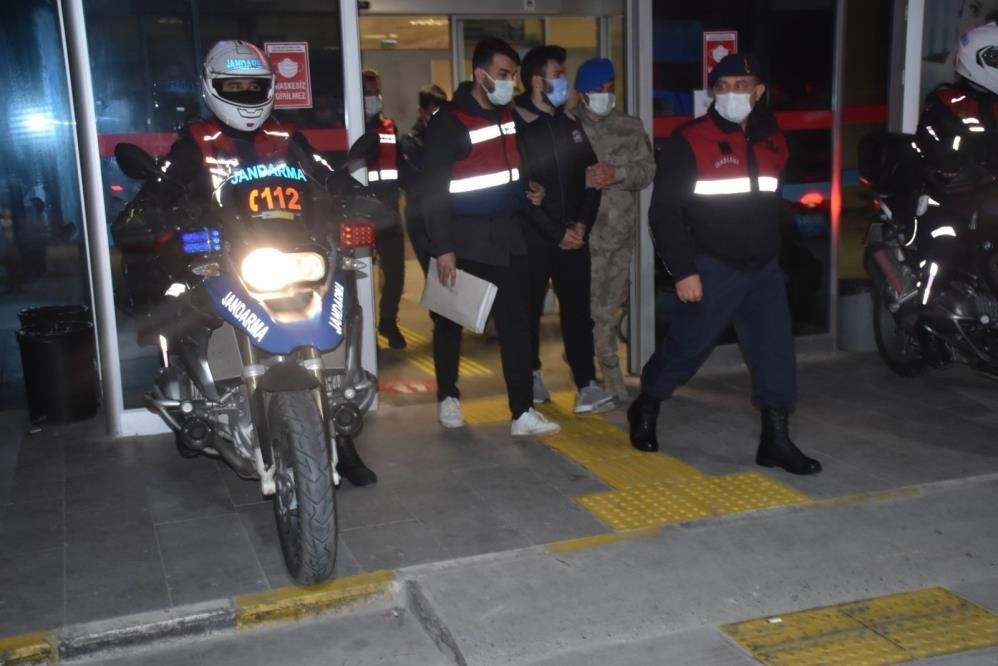 İzmir merkezli FETÖ operasyonunda 41 tutuklama