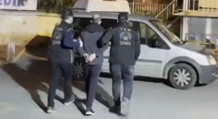 İzmir merkezli FETÖ operayonunda gözaltı sayısı 65’e yükseldi