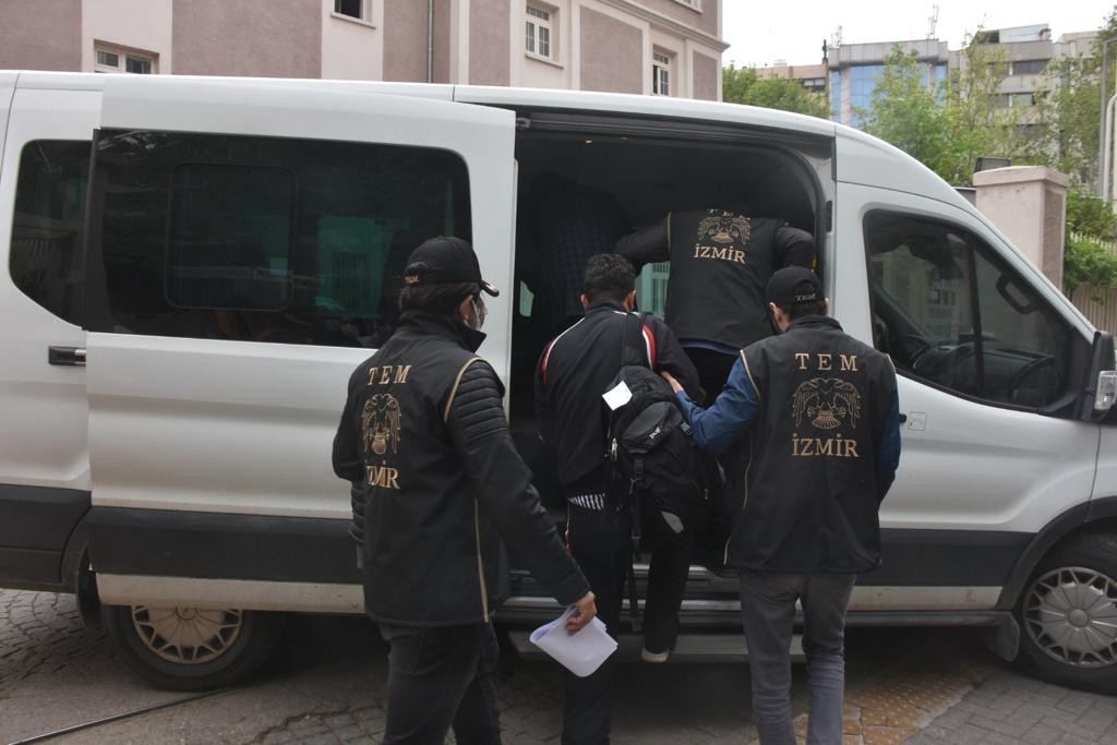 İzmir ve İstanbul merkezli FETÖ operasyonunda 127 tutuklama