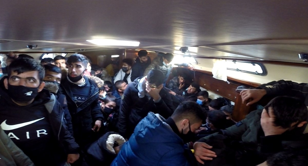 İzmir’de 117 düzensiz göçmen kurtarıldı