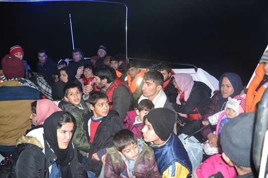 İzmirde 47 Düzensiz Göçmen Yakalandı